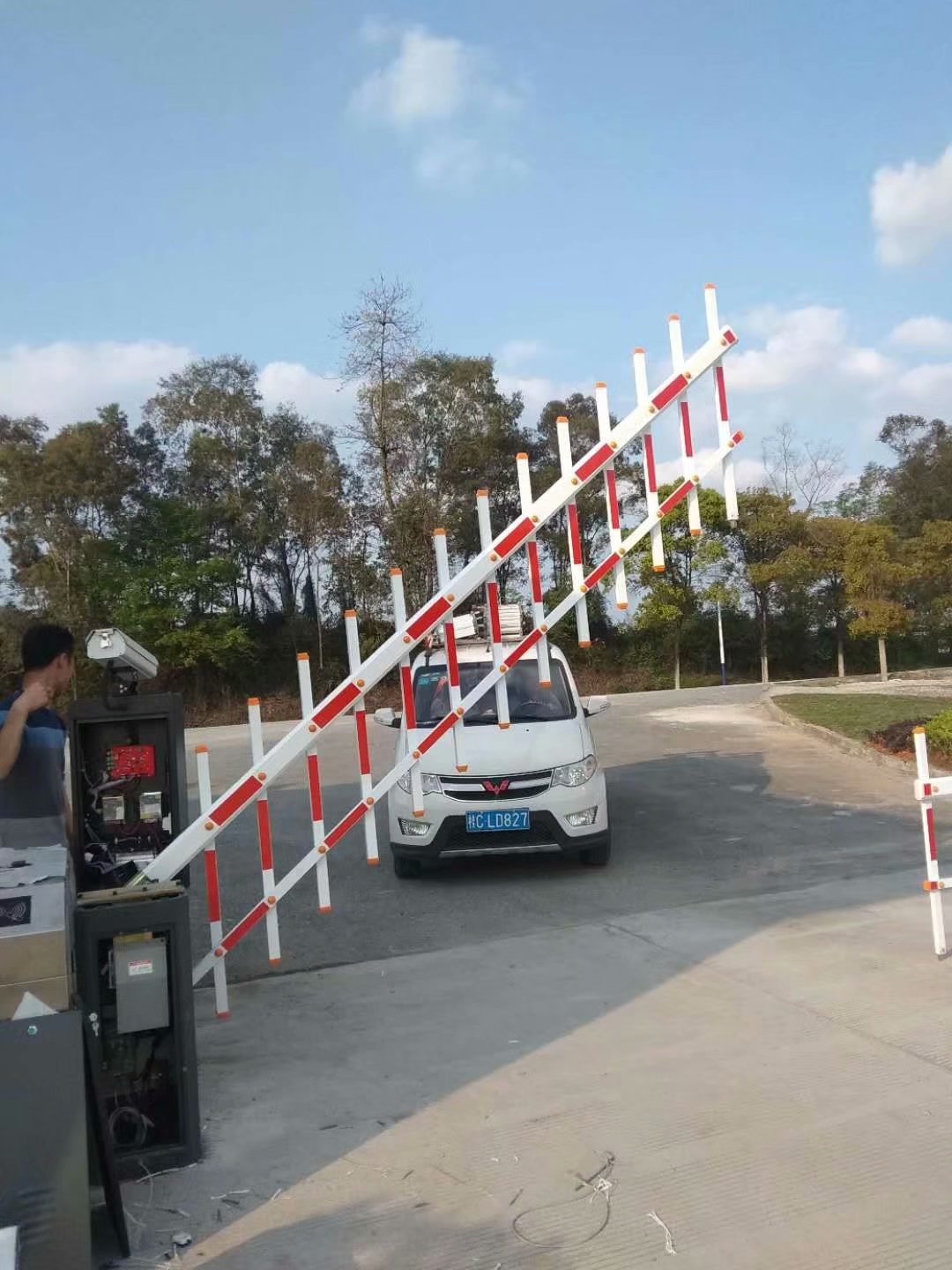 南方水泥廠(chǎng)車(chē)牌識(shí)別管理系統(tǒng)